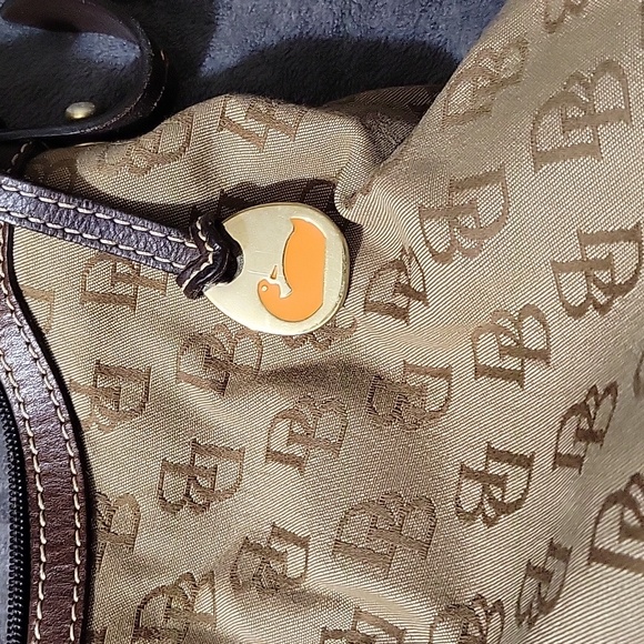Classic Dooney and Bourke Bag - Picture 3 of 5